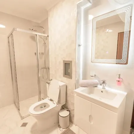 Etica Apartment *